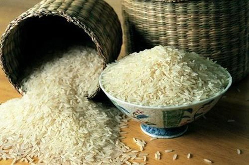 Người Việt Nam thường có quan niệm “đầu năm đầy đủ, cả năm đủ đầy” nên ngày Tết phải có đầy gạo trong lu