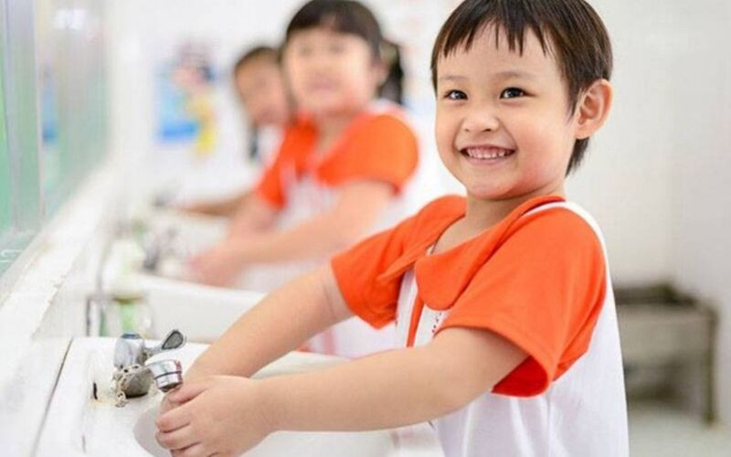 Tạo cho trẻ thói quen rửa tay thật sạch