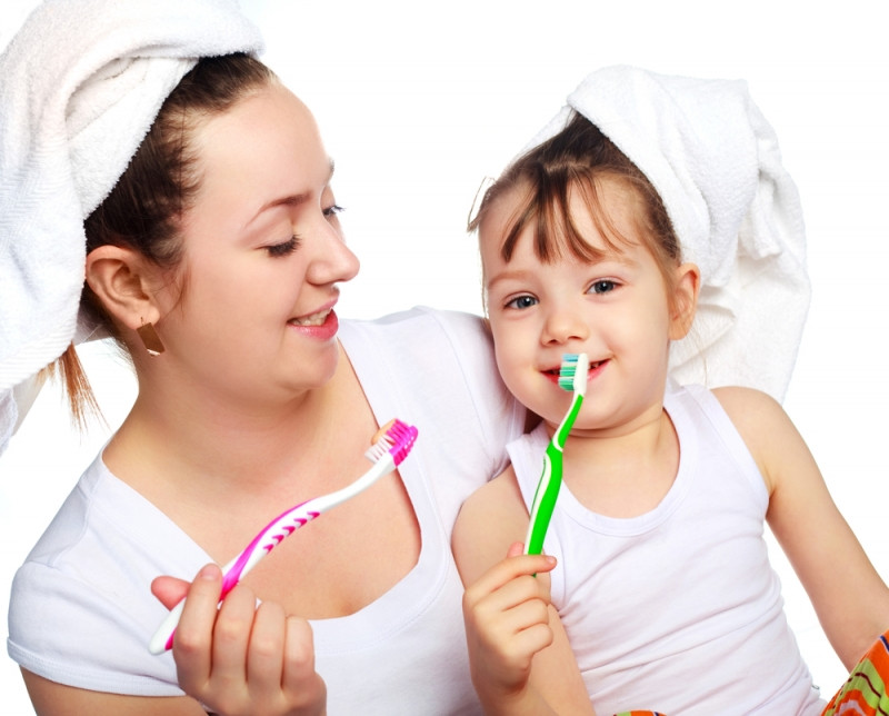Sự kiên nhẫn của bạn sẽ khiến cho trẻ hiểu hơn về tầm quan trọng của việc làm sạch răng miệng