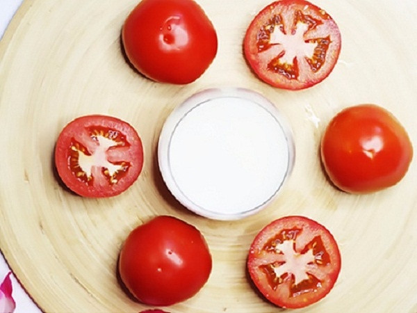 Hỗn hợp cà chua và sũa chua không đường.