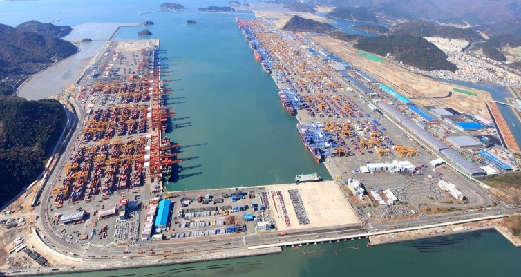 Cảng Busan lớn thứ năm trên thế giới