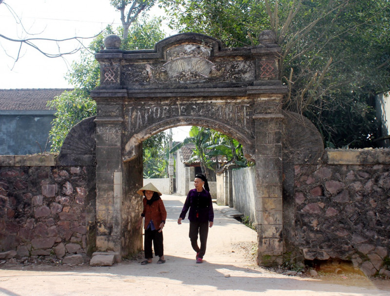 ﻿ Cổng làng là sản phẩm kiến trúc cổ của người Việt Nam