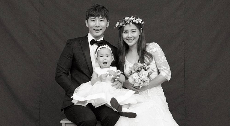 Eugene - Ki Tae Young cùng cô công chúa nhỏ của họ