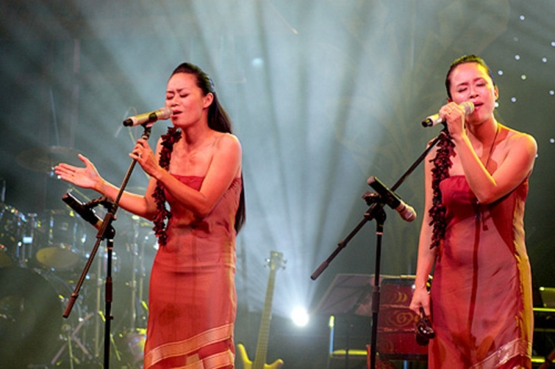 Hai nữ ca sĩ Minh Anh - Minh Ánh