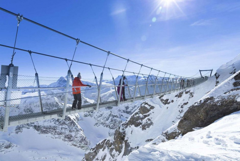 Cầu treo Titlis Cliff Walk ở Thụy Sĩ