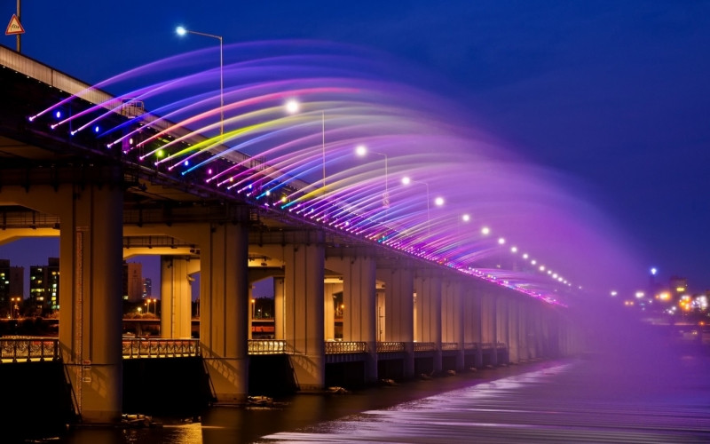 Cầu Phun nước Banpo - hàng nghìn tia nước tuyệt đẹp hòa chung với tiếng nhạc nước
