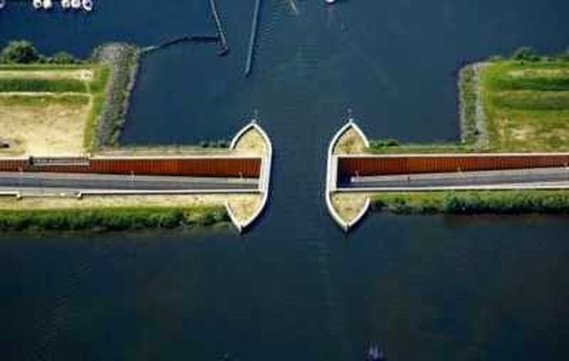 Cầu nước Veluwemeer Hà Lan