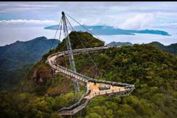 Cầu Langkawi Sky cũng được bình chọn là một trong những chiếc cầu treo kỳ dị nhất thế giới,