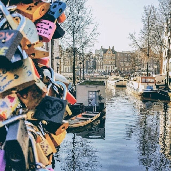 Đến Hà Lan, nhất định hãy ghé qua cây cầu này với người mình yêu thương