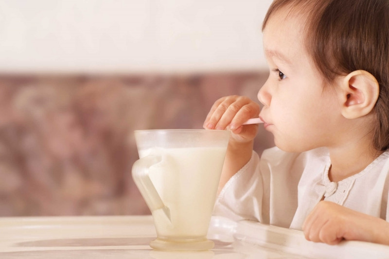 Tiền sữa uống cho bé