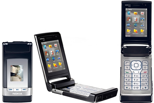 Nokia N76 cũng có phần sao chép lại thiết kế của RAZR V3
