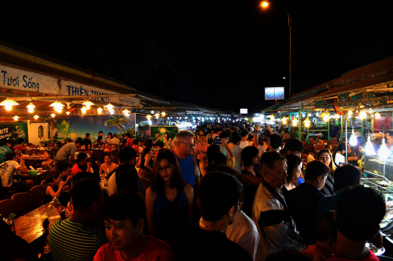 Chợ đêm Minh Khai