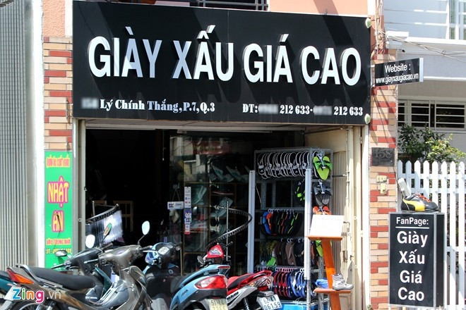 Giày xấu giá cao