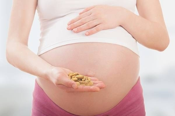 Nguồn axít folic﻿ chứa trong đậu phộng rất cần thiết cho phụ nữ khi mang thai.