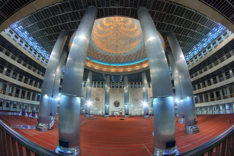 Bên trong Nhà thờ Hồi giáo Istiqlal