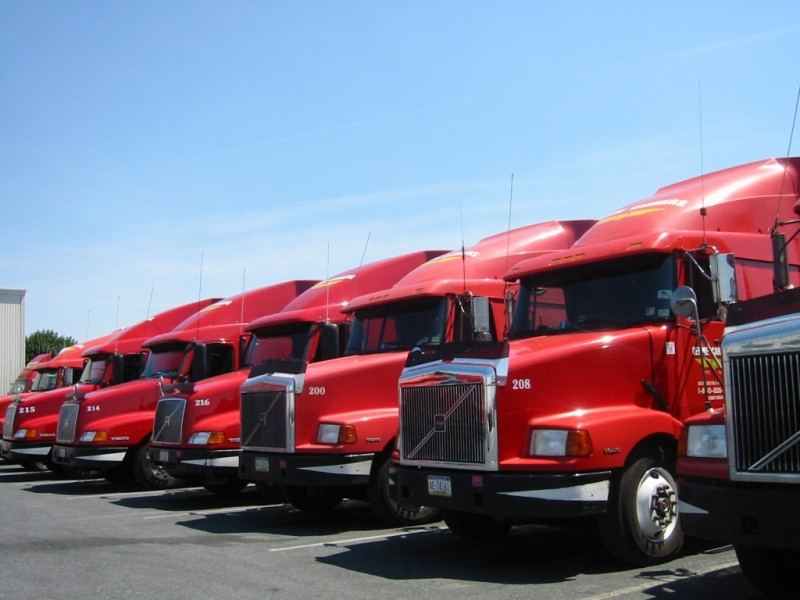 Dàn xe đầu kéo container của công ty cổ phần thương mại vận tải á Đông