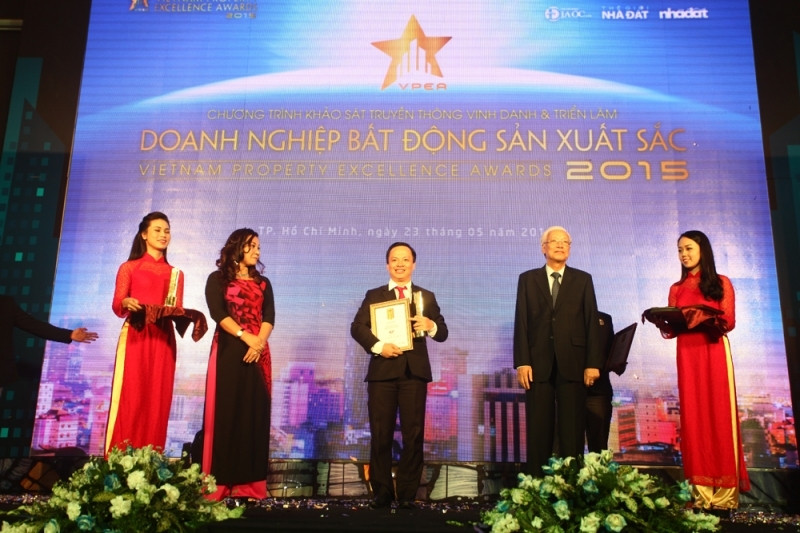 Hưng Thịnh Land được vinh danh tại buổi lễ trao giải Doanh nghiệp Bất động sản xuất sắc năm 2016