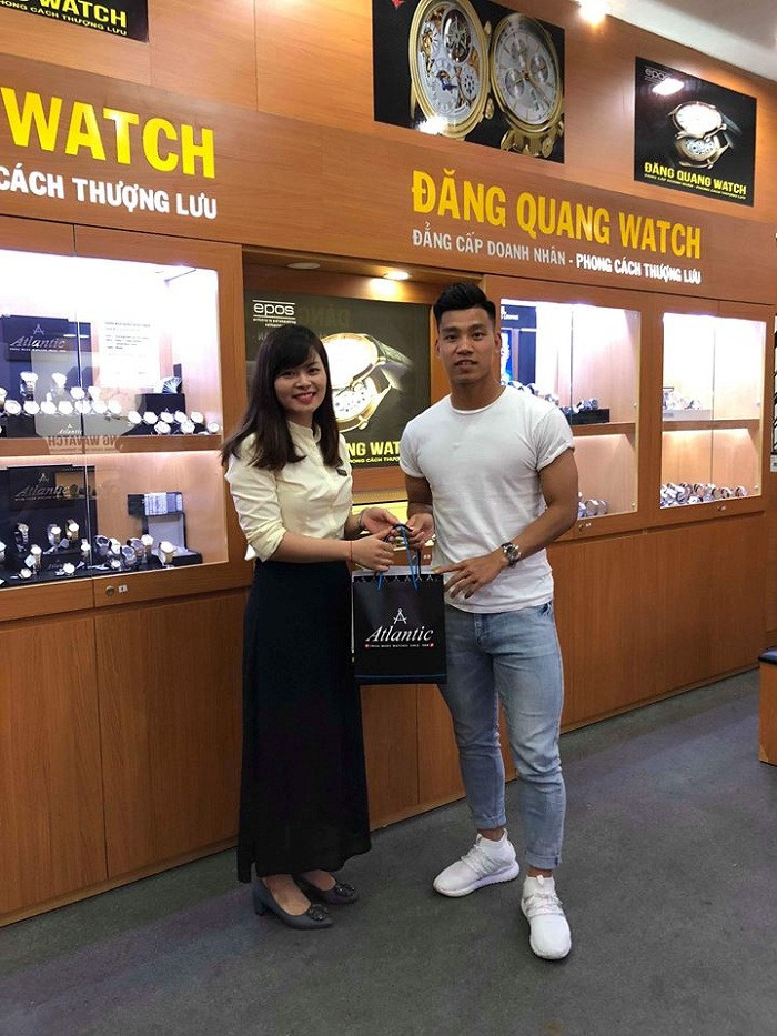 Đăng Quang Watch có đội ngũ nhân viên trẻ nhưng am hiểu sâu sắc về nghiệp vụ, chuyên môn cao, đủ khả năng để có thể đáp ứng mọi yêu cầu dù khắt khe nhất của khách hàng.