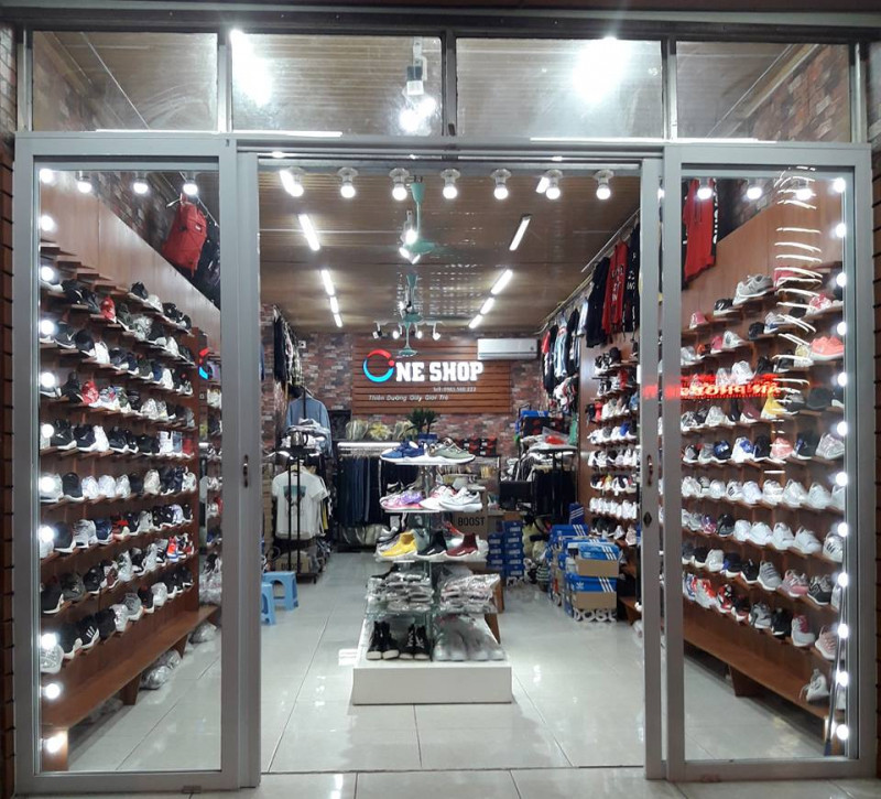 Không gian trưng bày tạiONE SHOP