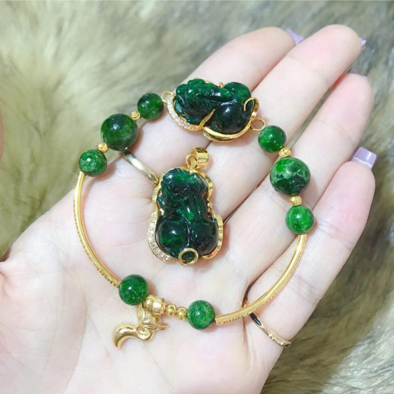 Sản phẩm vòng đá phong thủy tại Vân Gem