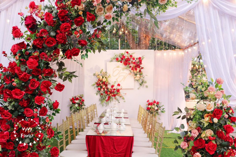 Trang trí tiệc cưới ấn tượng của Vyvy florist