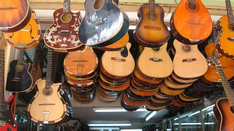 Cửa hàng đàn guitar