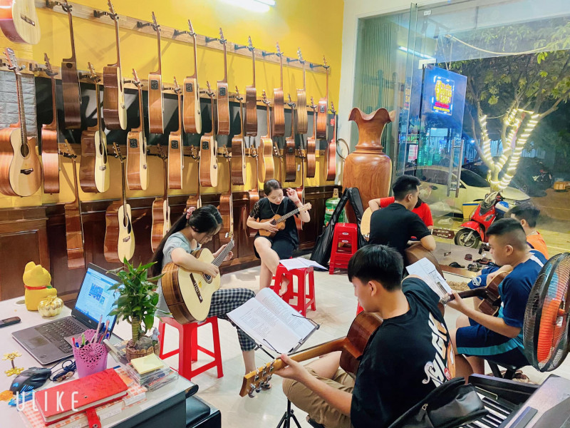 Shop Đàn Guitar Đà Nẵng