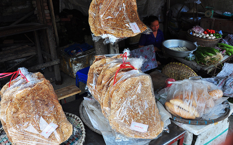 Bánh đa Kế được bày bán khắp huyện Lục Ngạn