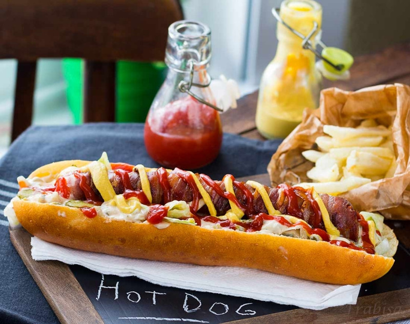Món Hot Dogs nổi tiếng ở đất Mỹ.