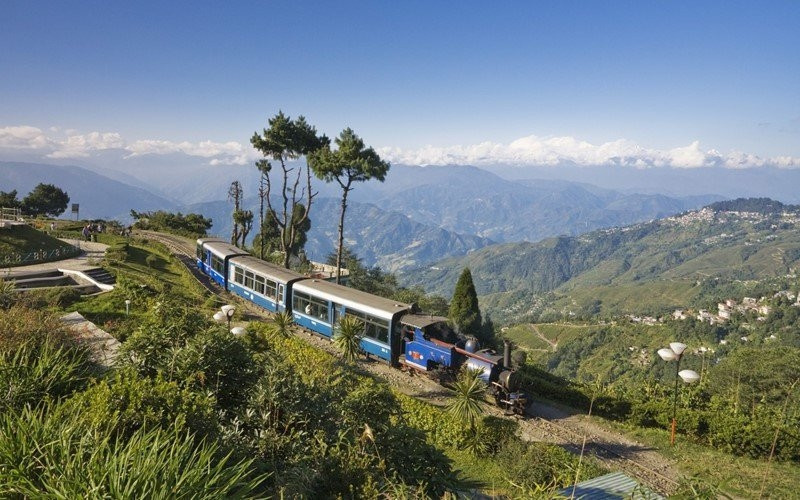Hệ thống đường sắt trên núi của Ấn Độ được xây dựng khoảng cuối thế kỷ 18