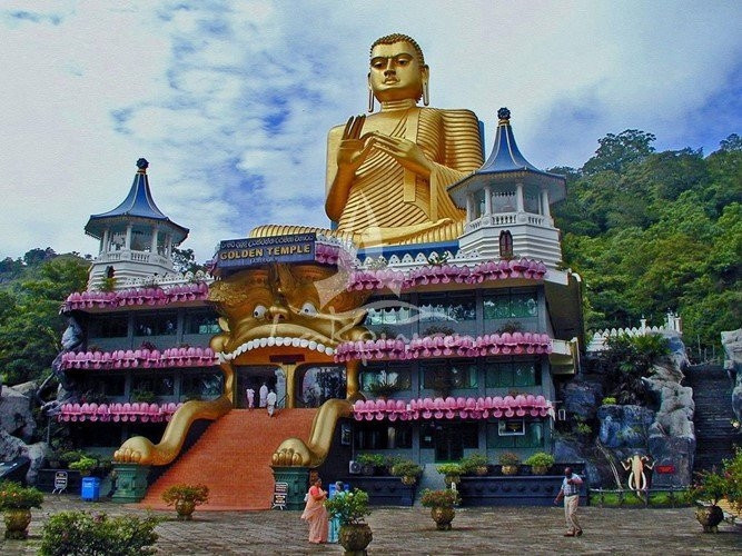 Đền vàng Dambulla của Sri Lanka nằm tại trung tâm Sri Lanka