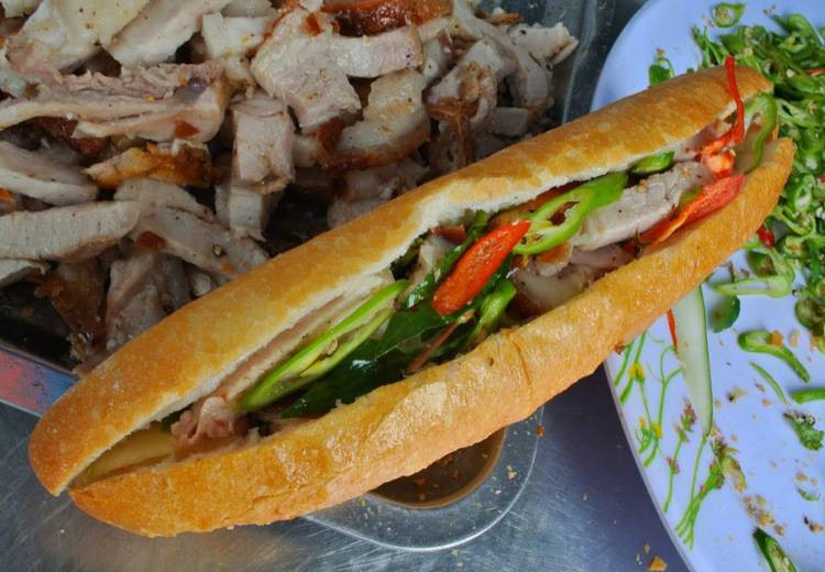 Lò bánh mì Anh Tú