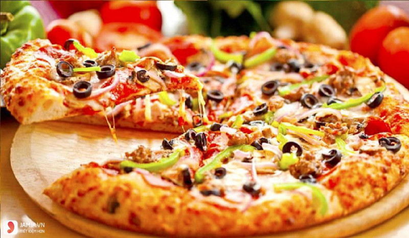 The Pizza Company tự hào cung cấp cho khách hàng gần 20 loại bánh pizza thơm ngon với nhân bánh dày, nổi bật và phô mai hảo hạng.