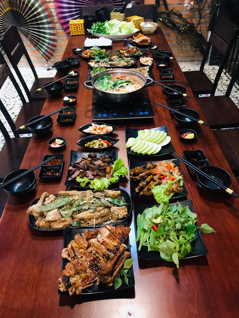 Menu đa dạng, mùi vị thơm ngon đảm bảo sẽ khiến bạn hài lòng