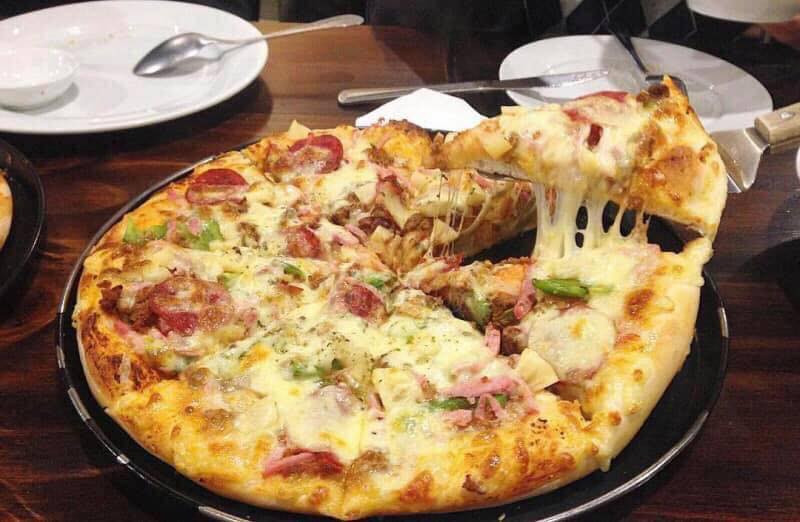 Một chiếc bánh pizza tuyệt vời của Mimoza pizza Thái Bình