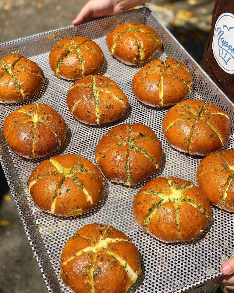 Bánh bơ tỏi phô mai của ﻿Nampom Bakery cũng kịp thời tham gia vào cơn sốt xứ Hàn này tại Đà Nẵng.