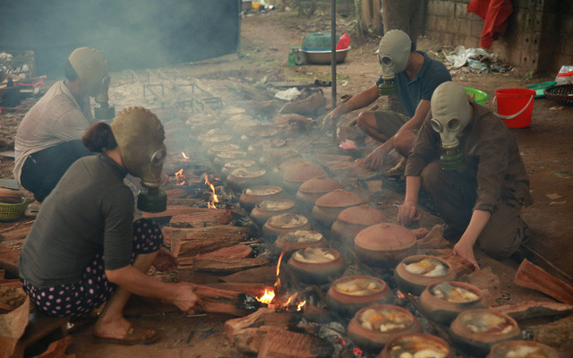 Cá được kho kì công