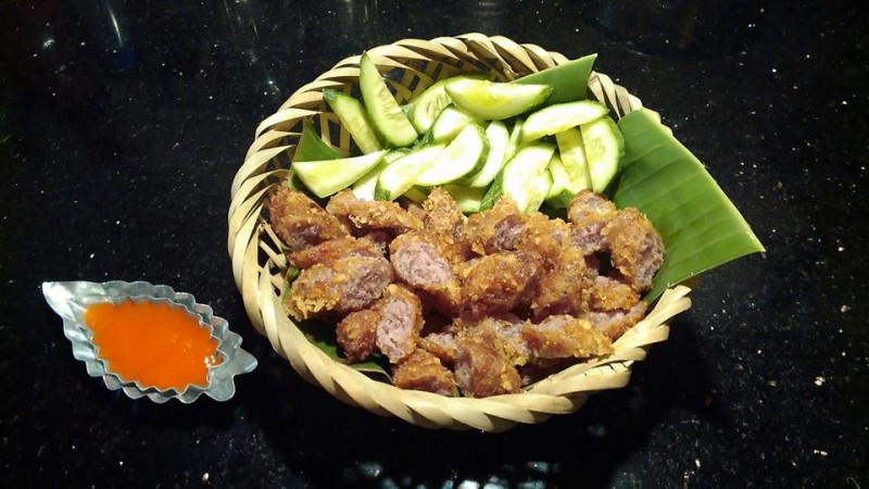 Nem chua rán là một trong những món đặc trưng của I'm from Ha Noi