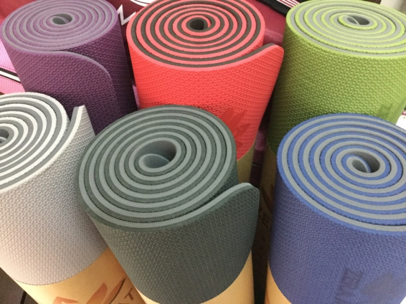 Shop Dụng cụ thể dục là địa chỉ cửa hàng mua bán, cung cấp và phân phối Thảm tập yoga cao cấp giá rẻ, là nhà phân phối chính thức các mặt hàng Thảm tập yoga tại Việt Nam