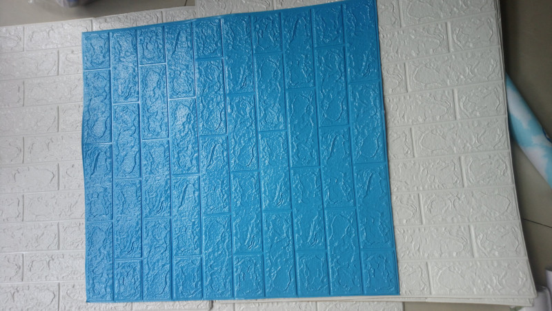 Cận cảnh sản phẩm xốp dán tường trắng xanh
