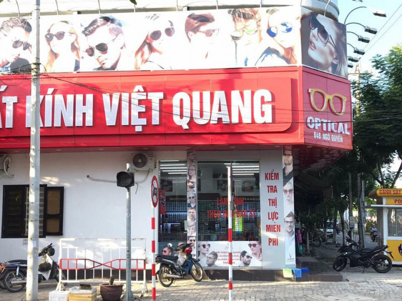 Cửa hàng kính Việt Quang