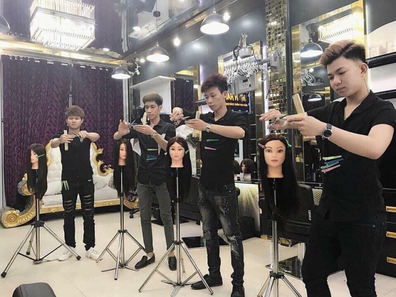 HAIR SALON THỊNH HÀ LAN