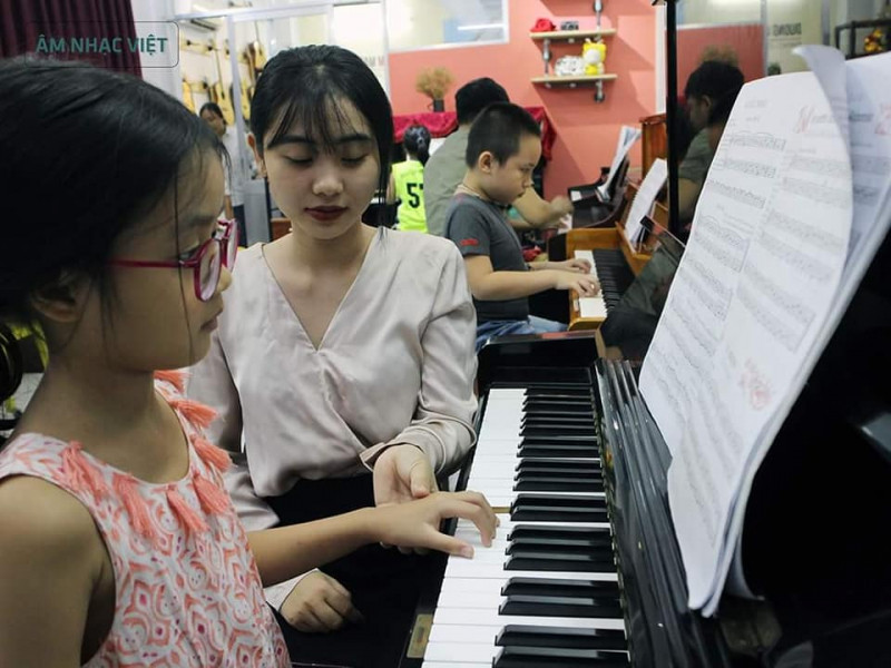 Học viên nhí của trung tâm âm nhạc Việt