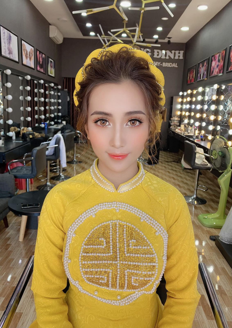 The Face makeup (Khang Đinh)
