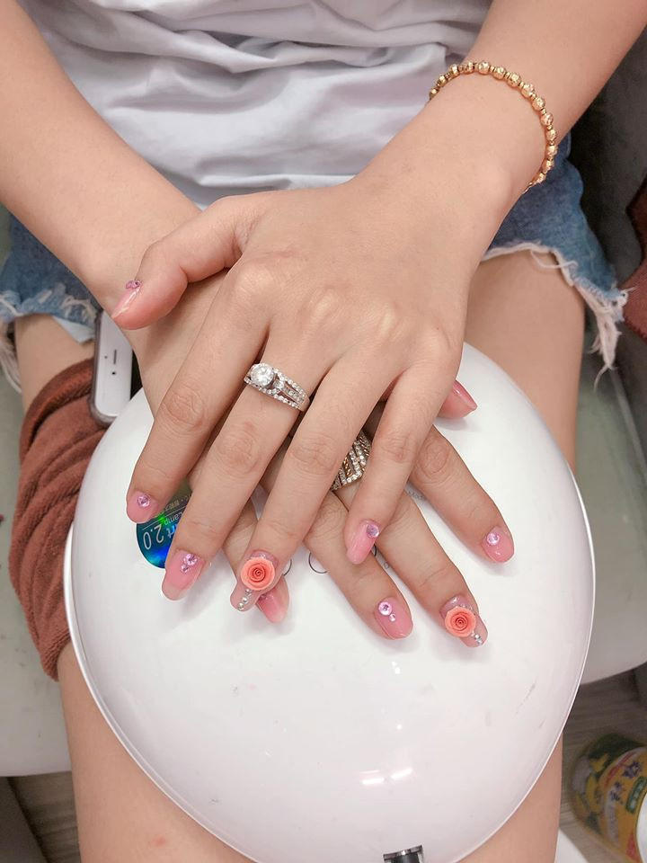 Ngọc Cẩm Nail