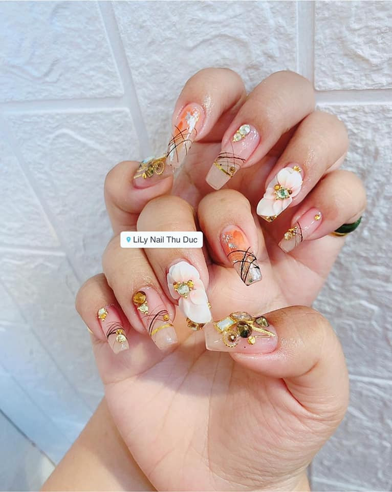 Lily Nail