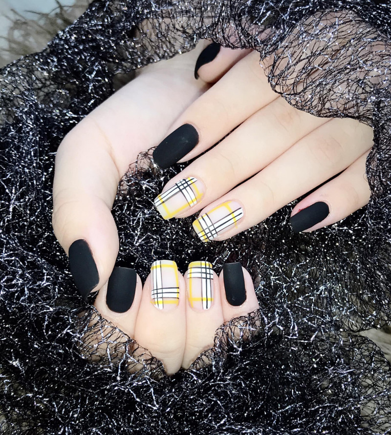 Thuỷ nail