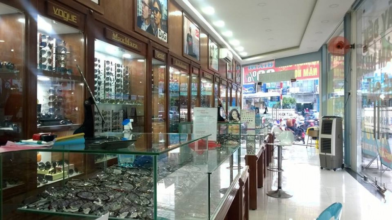 Các loại kính vô cùng phong phú tại cửa hàng