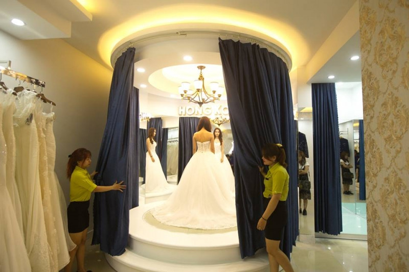 Phòng thử váy cưới tại Hongkong Wedding.