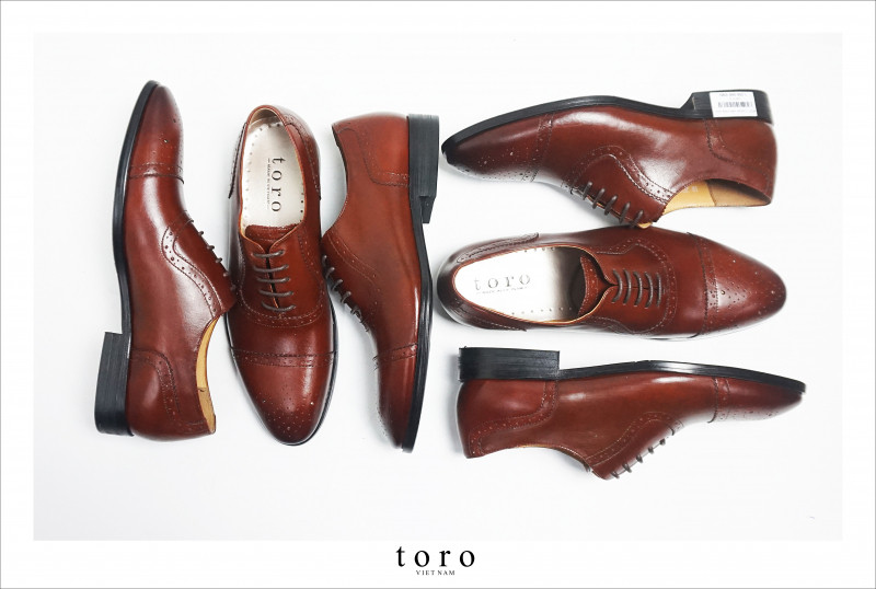 Mẫu giày tại Toroshoes đều được thiết kế hài hòa giữa các hoa văn